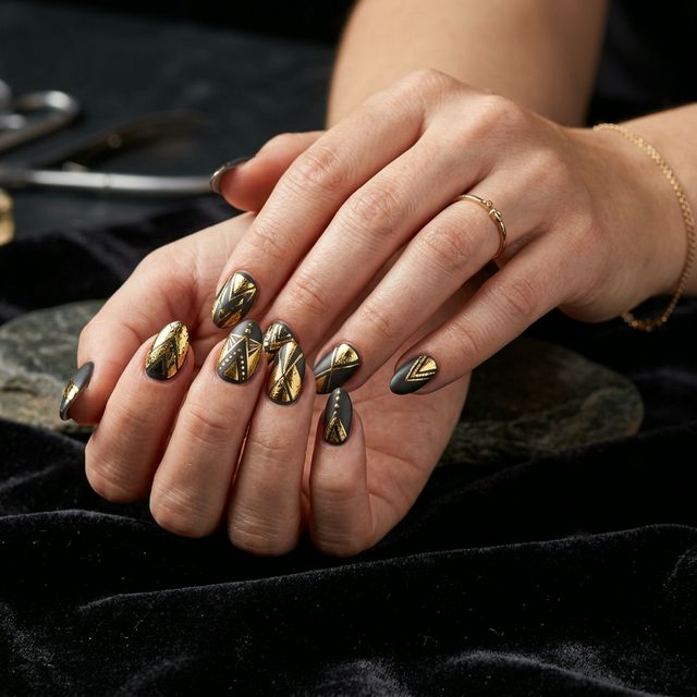 Sophisticated nail artistry by Ana El Souki